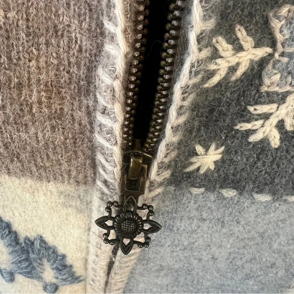 Woolrich Vintage Sz M  100% Wool Zip Snowflake Winter Patchwork Sweater Vest - Picture 15 of 16